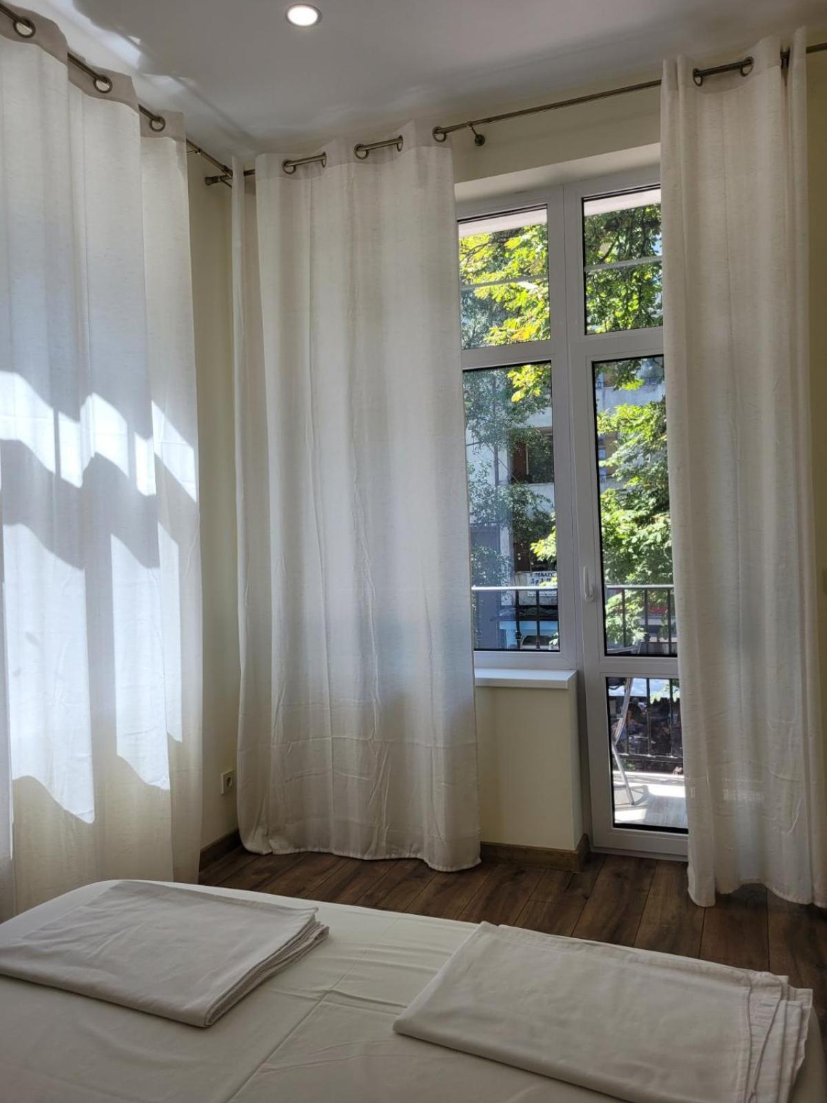 The House - Central Boutique Apartments Köstendil Oda fotoğraf